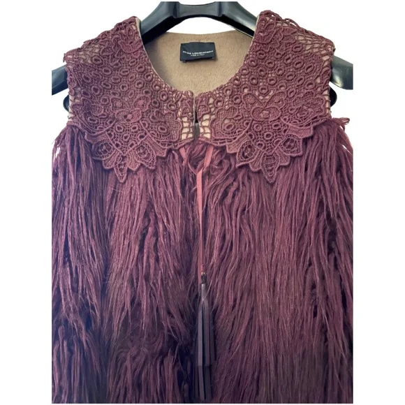 ⭐️ ATOS Lombardini Faux Fur & Crochet Vest Size 40 (Euro Size) - Picture 8 of 9